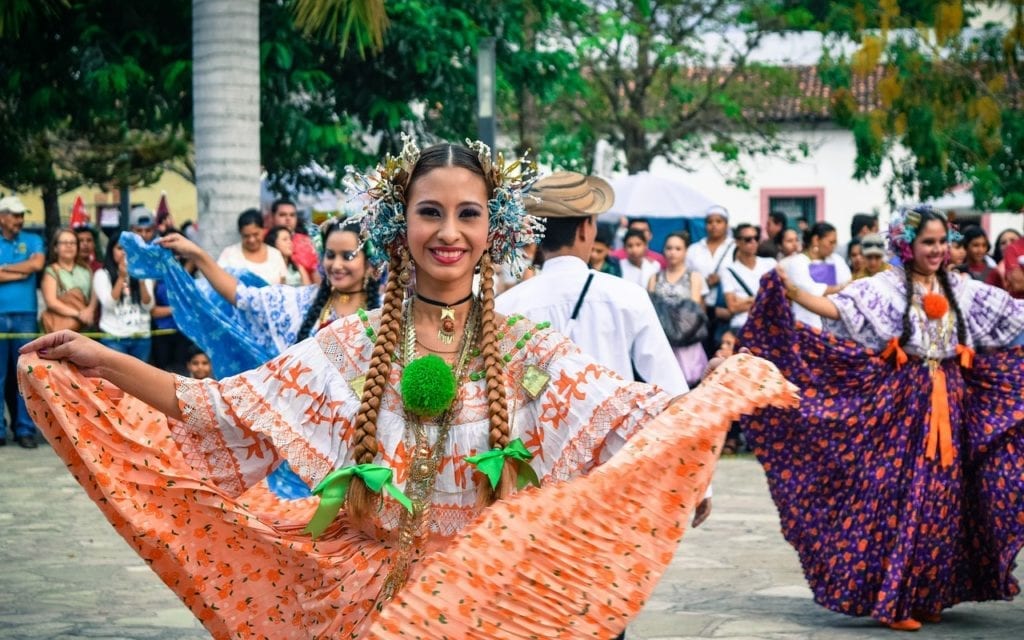 Costa Rica dancers